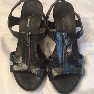 Aerosoles Black ZIP Wedges Size 6